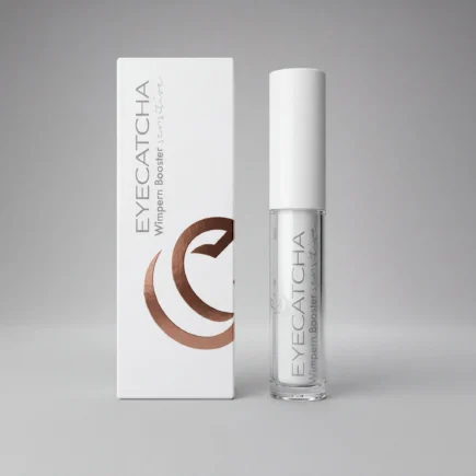 Eyecatcha Wimpernserum sensitive ohne Hormone Packung und Flasche vor grauem Hintergrund